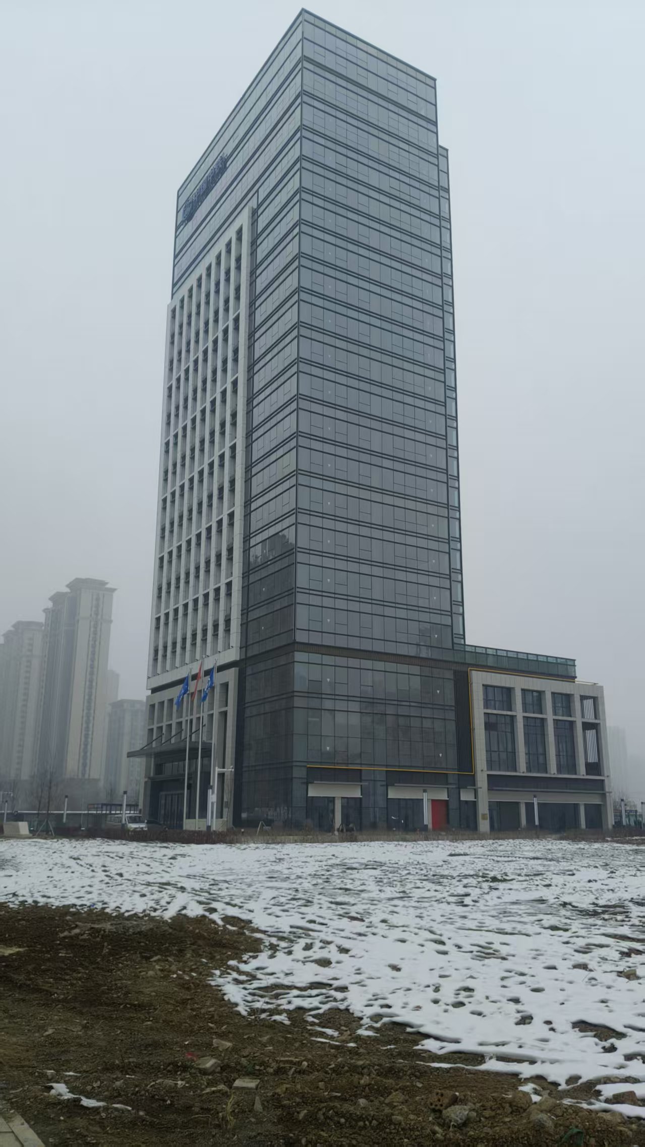 大企业的楼多而高